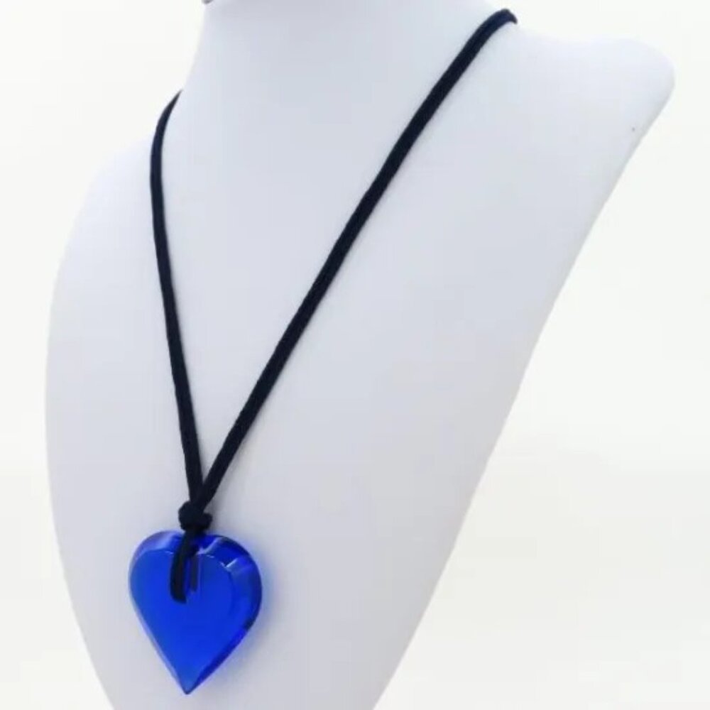 Baccarat Crystal Glass Cobalt Blue Heart Pendant Necklace - Picture 2 of 5